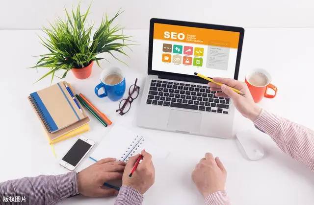 巴黎世家新掌门首秀封神